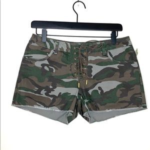 Days By Zendaya Camo Hot Shorts (A35)
